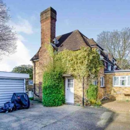 Lovely Cottage In The Heart Of Shirley- Croydon Exteriér fotografie