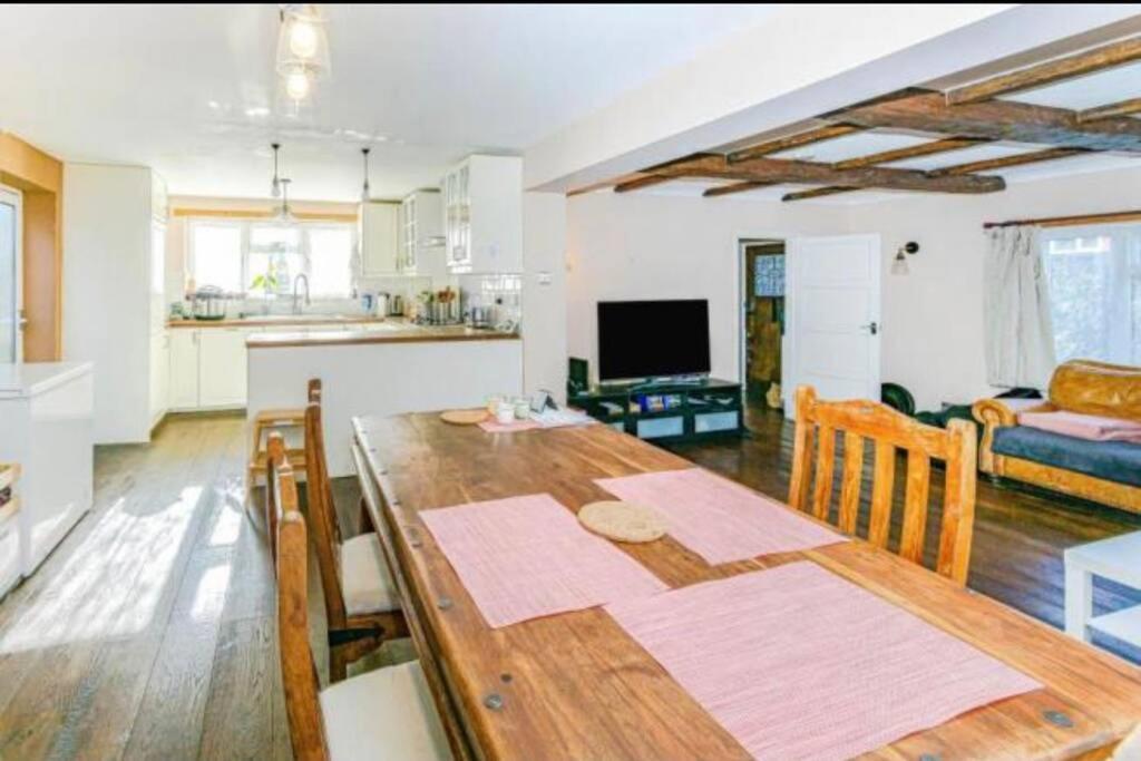 Lovely Cottage In The Heart Of Shirley- Croydon Exteriér fotografie