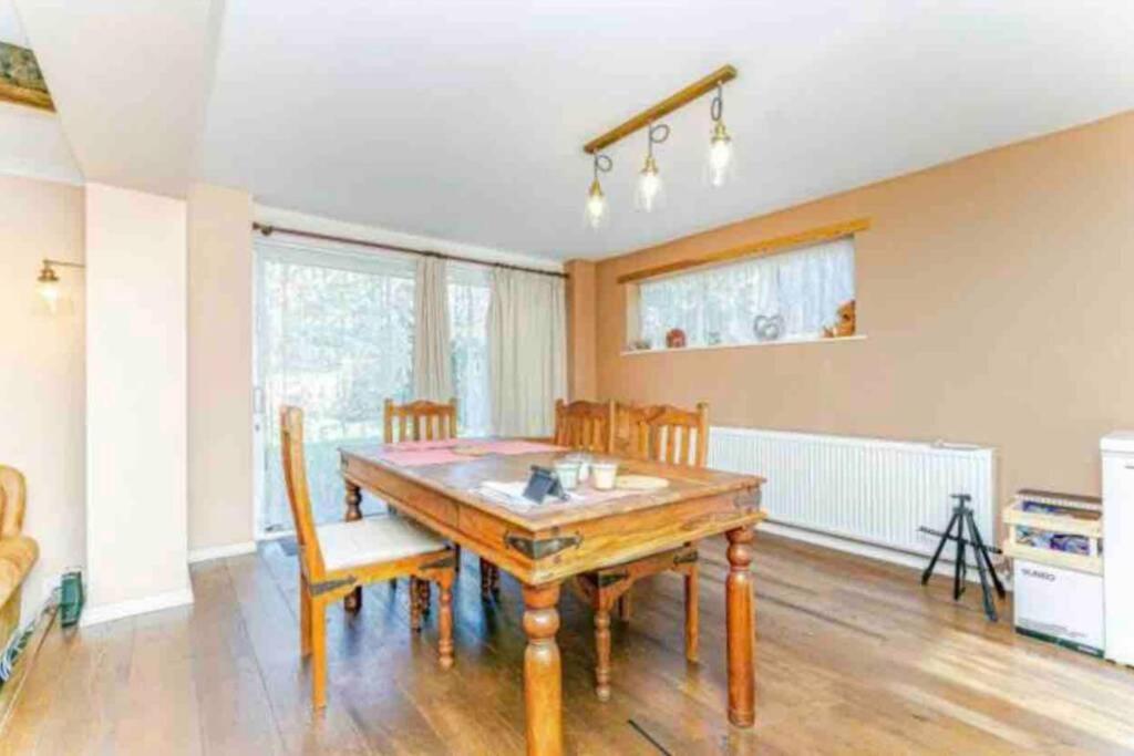 Lovely Cottage In The Heart Of Shirley- Croydon Exteriér fotografie
