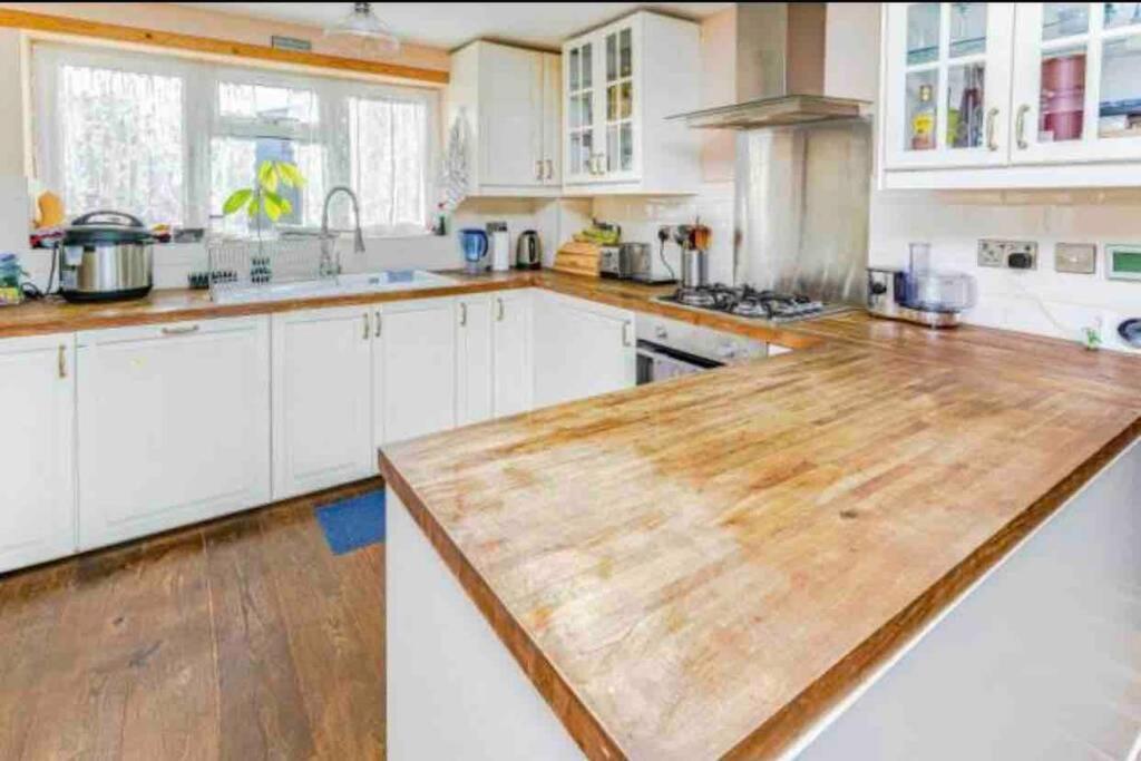 Lovely Cottage In The Heart Of Shirley- Croydon Exteriér fotografie