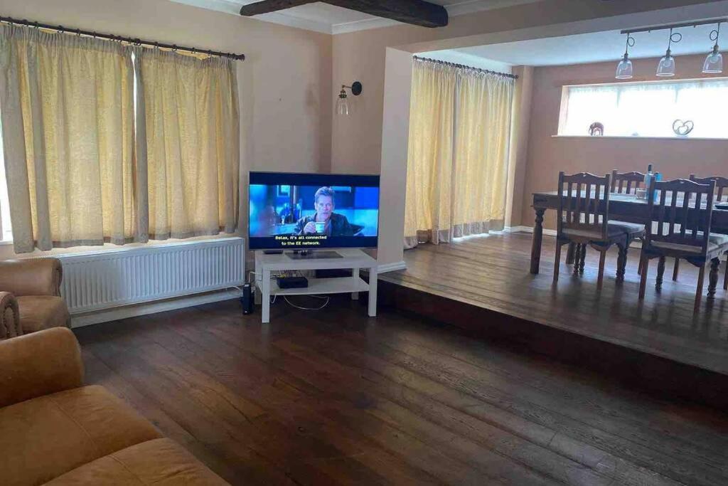 Lovely Cottage In The Heart Of Shirley- Croydon Exteriér fotografie